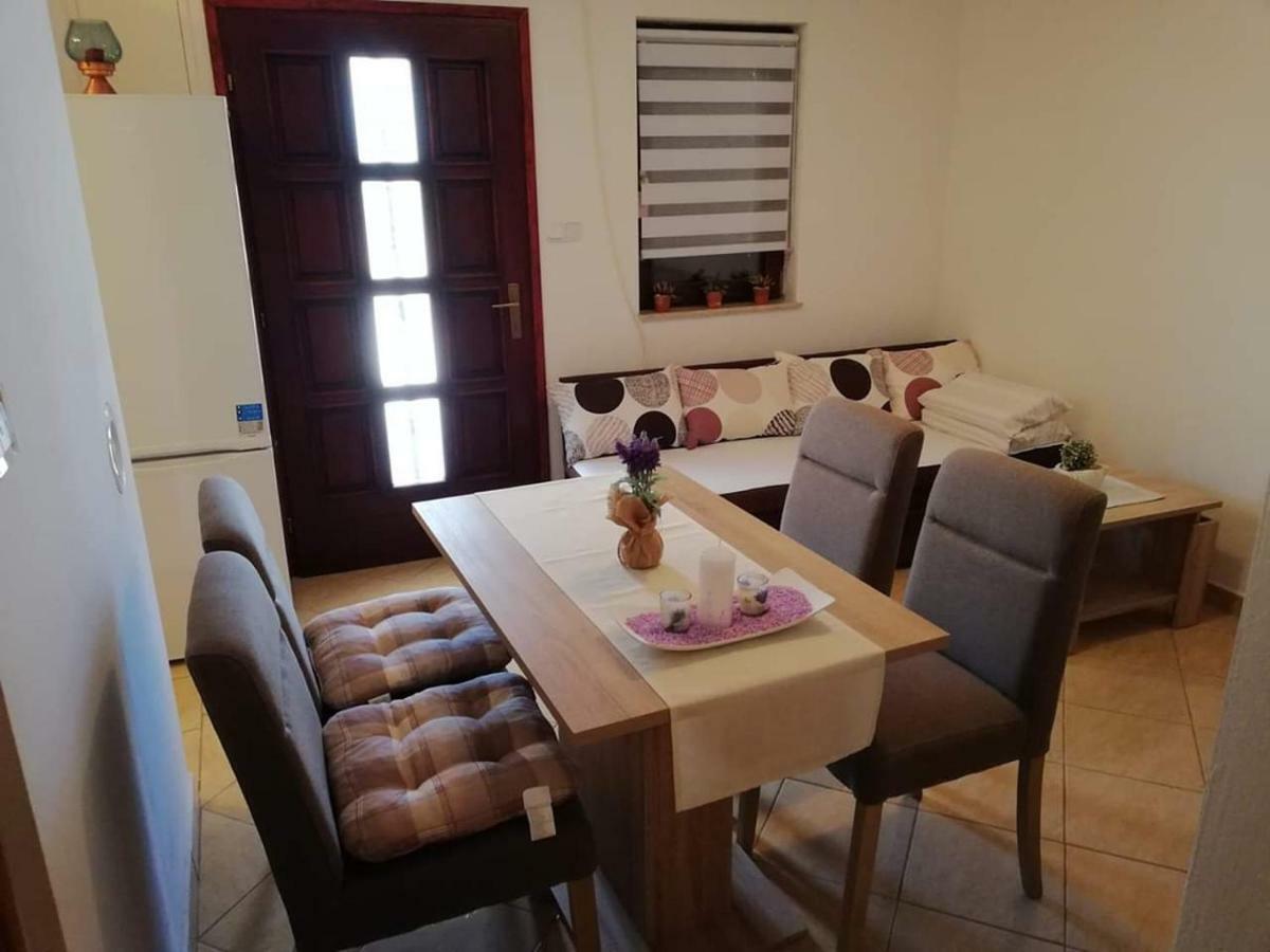 Apartman Pajo Seline Bagian luar foto